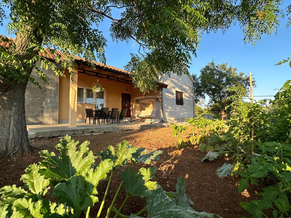 Relax And Unwind: Family-Friendly House Near Zadar In Zagrad Villa Bagian luar foto